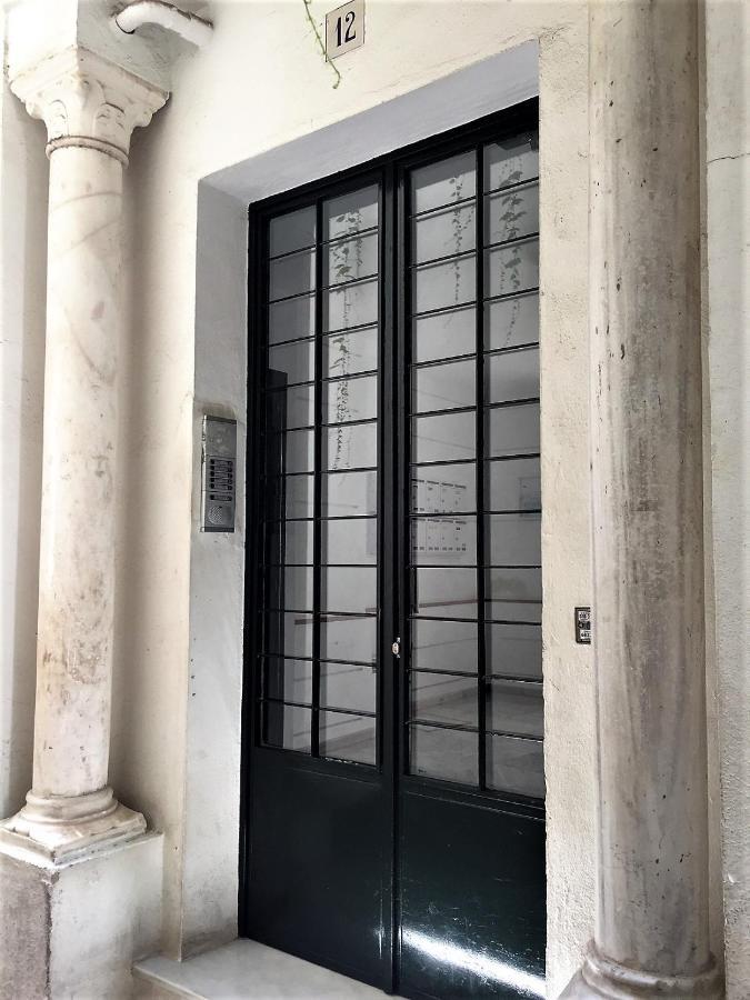 Luminoso Y Amplio Apartamento En El Centro Historico De Sevilla Экстерьер фото